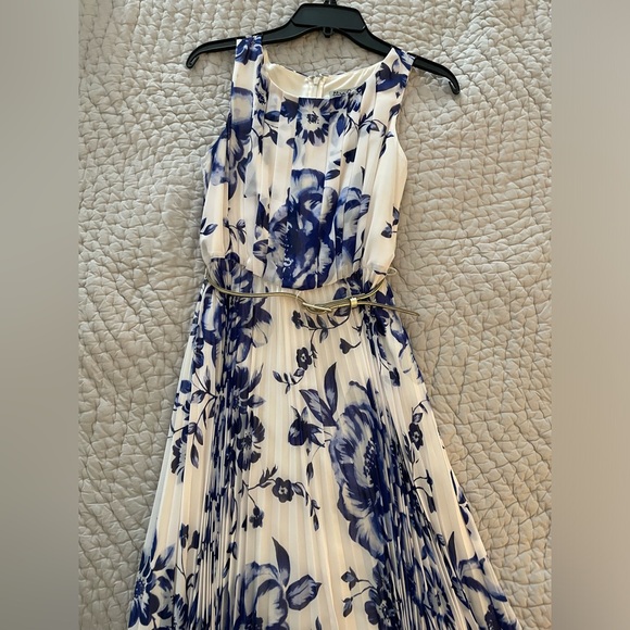 Eliza J Floral Maxi Dress - Picture 2 of 10